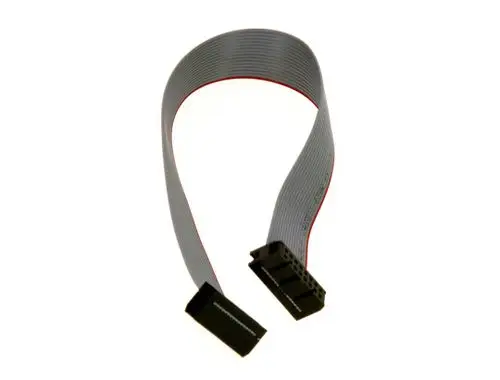 Flaches Kabel mit zwei Steckverbindern, hergestellt von Bosch. Die Kabel sind typischerweise für die Verbindung von elektronischen Komponenten vorgesehen.